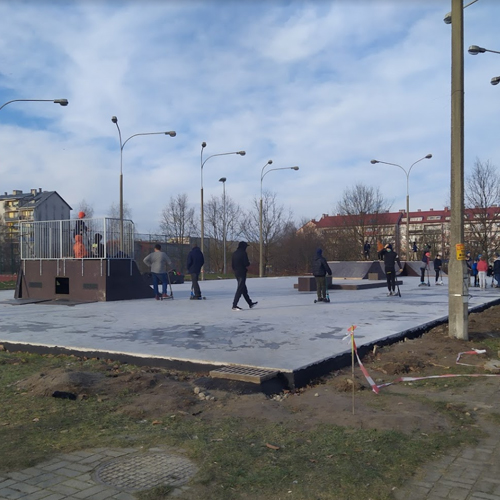 miejsce do nauki jazdy na rolkach w Olsztynie - Skatepark Jaroty